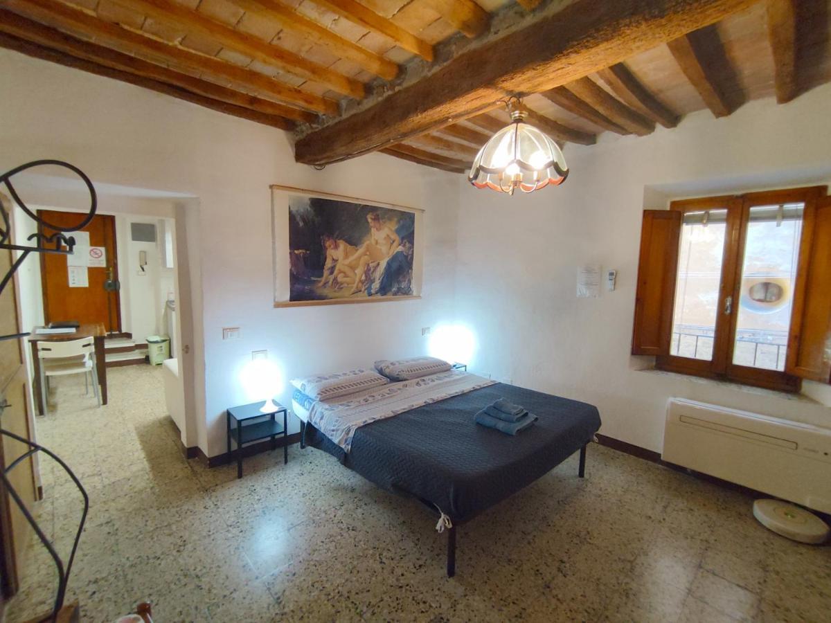 Апартаменты Casa Vicolo Delle Chiavi Поджибонси Экстерьер фото