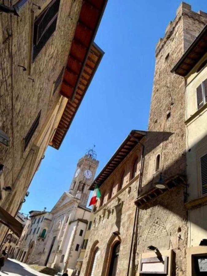 Апартаменты Casa Vicolo Delle Chiavi Поджибонси Экстерьер фото